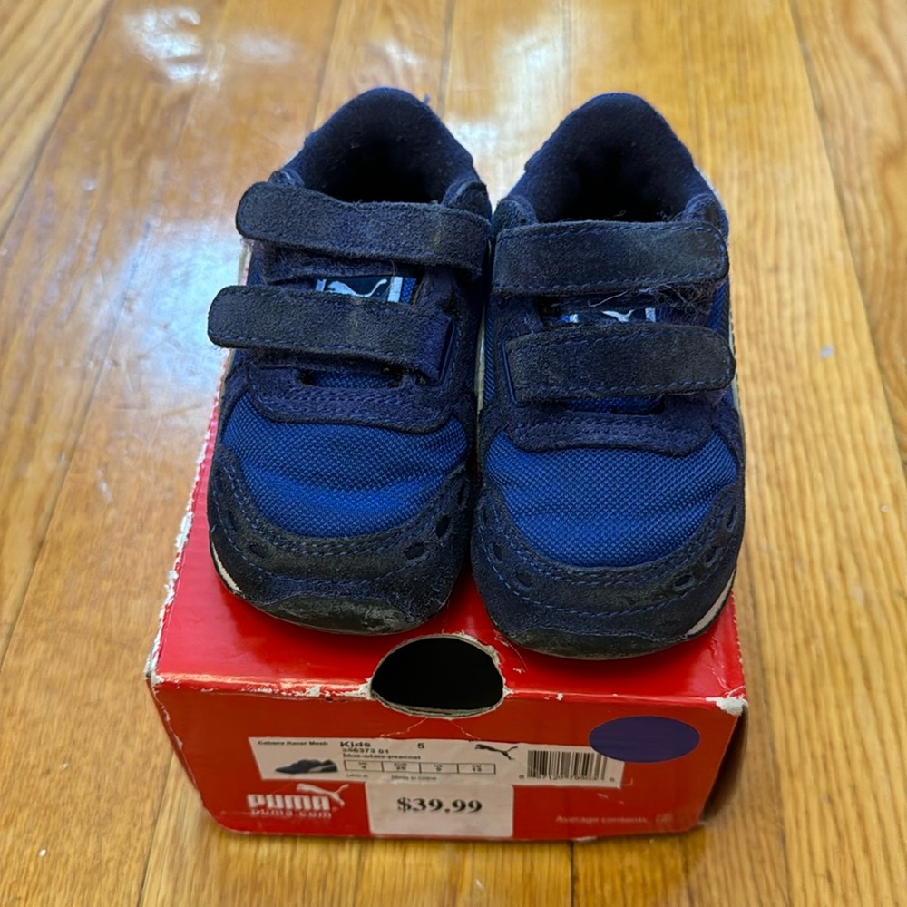 Toddler Boys Puma sneakers size 5